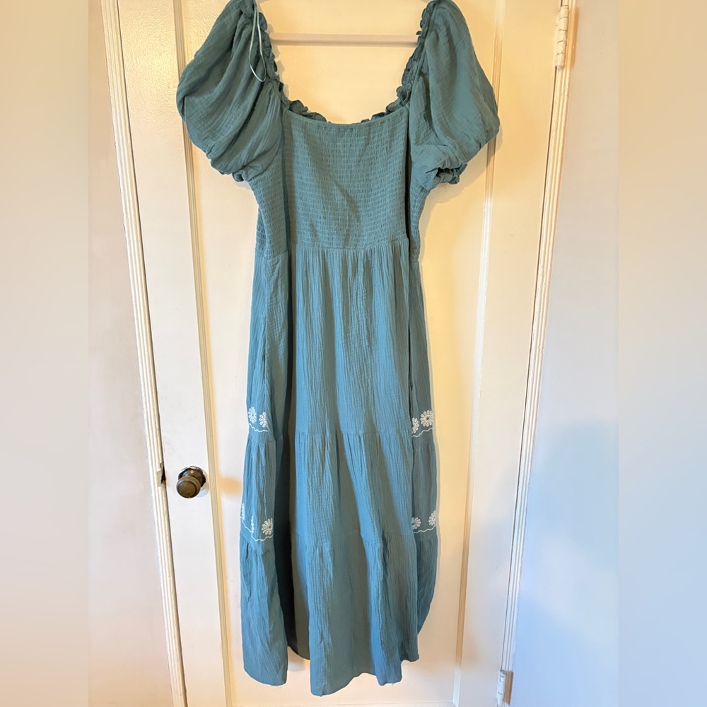 1X NWT Baevely Green Floral Embroidered Smocked Maxi Dress - Picture 2 of 6